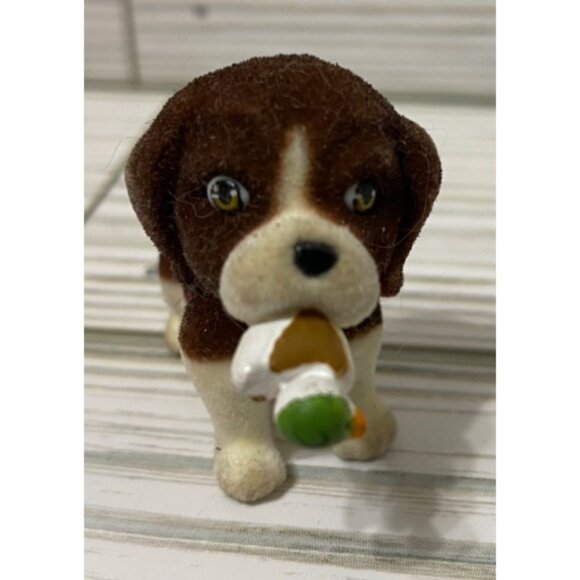 Puppy in my Pocket Dog Houses & Brown Flocked Miniature with Toy in Mouth - Picture 6 of 8